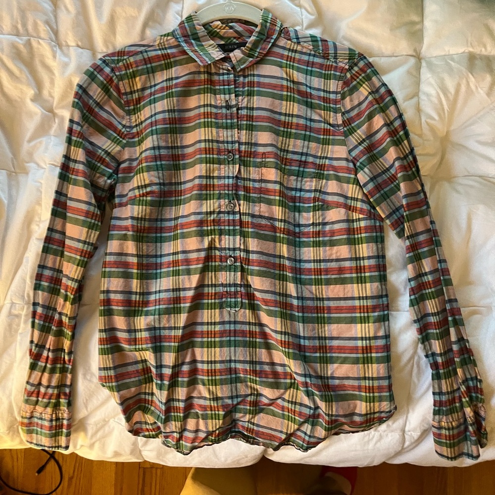 Lightweight plaid tunic-style pullover long-sleeve shirt